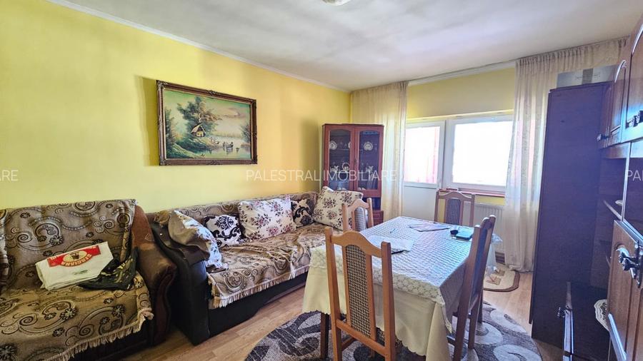 Apartament 2 camere Judetean-lic Informatica,decomandat,125000 Euro - 4