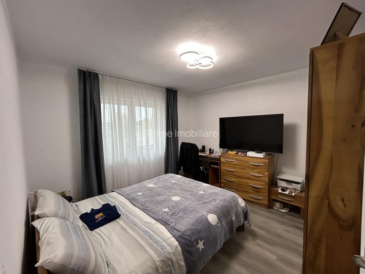 Casă de vânzare, 4 camere, 2 bai - 128 mp utili + 18 mp terasa - Zona Lidl - 10