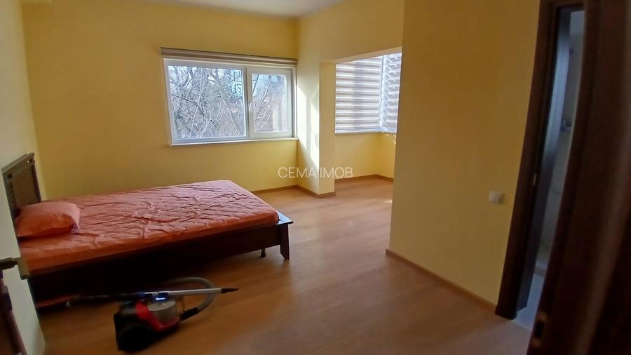 Casă cu 4 apartamente independente în Grigorescu , 260 mp - 4