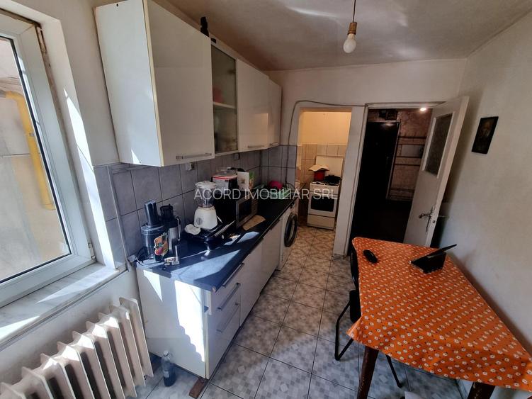 Piata ciresica-apartament 4 camere decomandat - 7