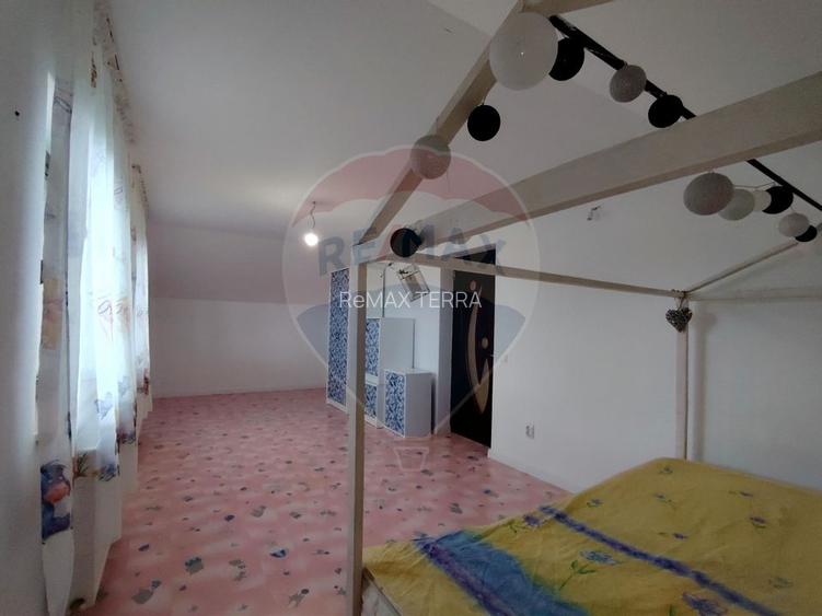 COMISION ZERO Casa spatioasa în Sasar cu curte și garaj - 12