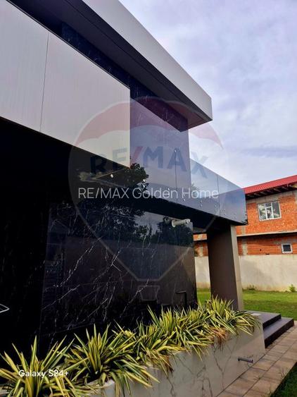 Casă / Vilă cu 4 camere de vânzare în zona Central - 4