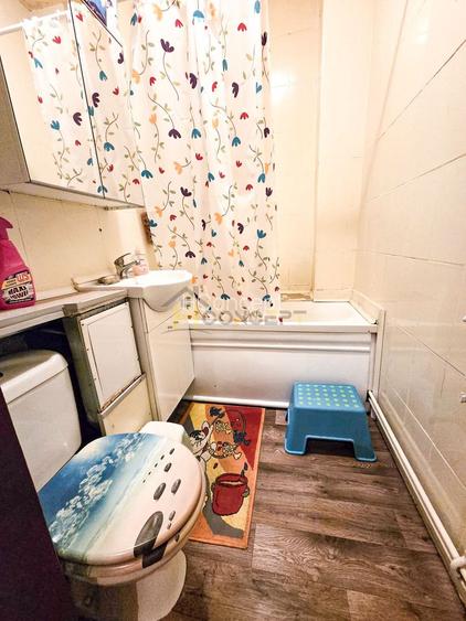 Vila individuala 6 camere Zona Ghencea Metrou Raul Doamnei Comision 0% - 6