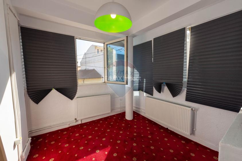 Casa / Vila cu 3 camere de inchiriat strada Pargarilor Stefan cel Mare - 12