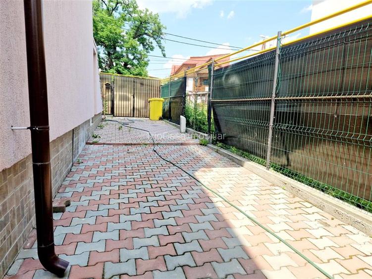 CASA DE VANZARE CRAIOVA,  5 camere ,str. T. Vladimirescu , teren - 200 mp - 4