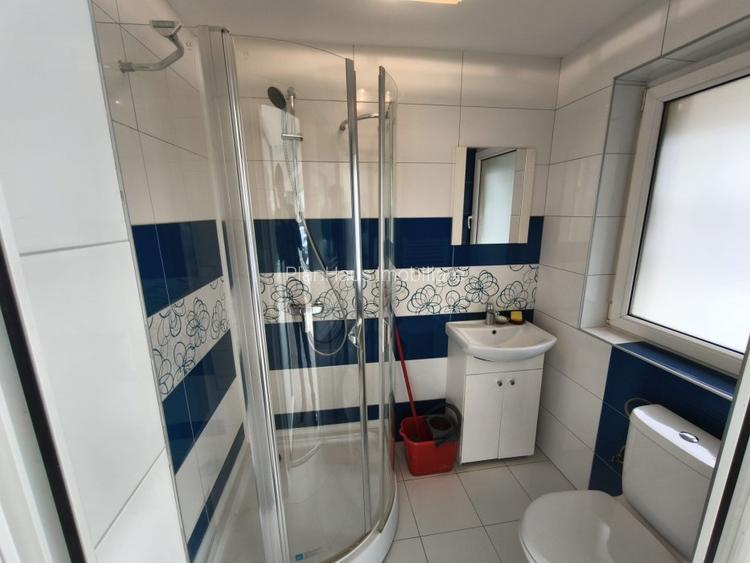 Spațiu comercial de vânzare – Petru Rareș, lângă Școala Nr. 3 - 5