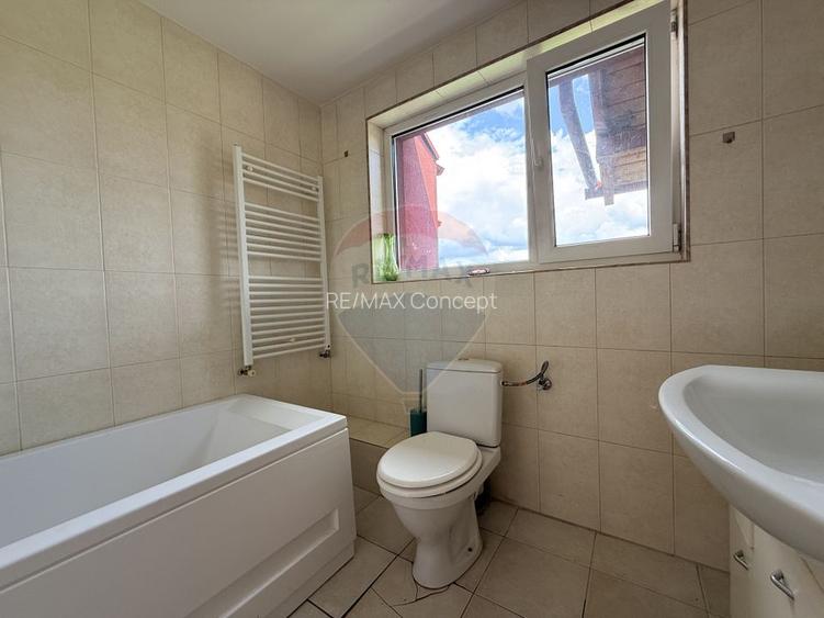 Casă | Vilă insiruita | Inchiriere| 5 camere - 14