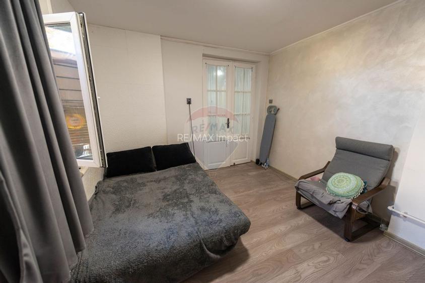 Vila de vanzare in zona P-ta Unirii 140 mp teren - 15