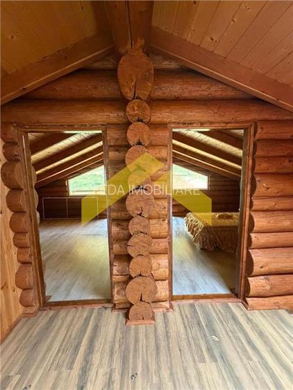 Cabana din piatra de codru si busteni pe Clisura Dunarii, Caraș-Severin - 6