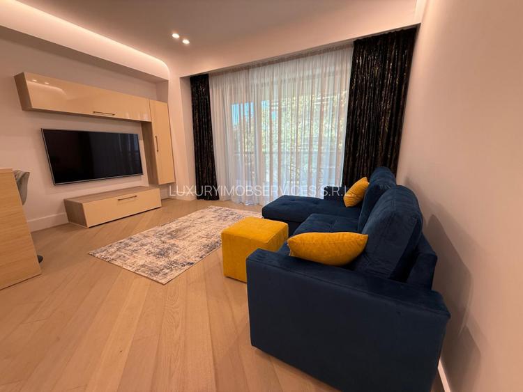 Cortina 126 Erou Iancu Nicolae Cambridge Jolie Ville  - 2