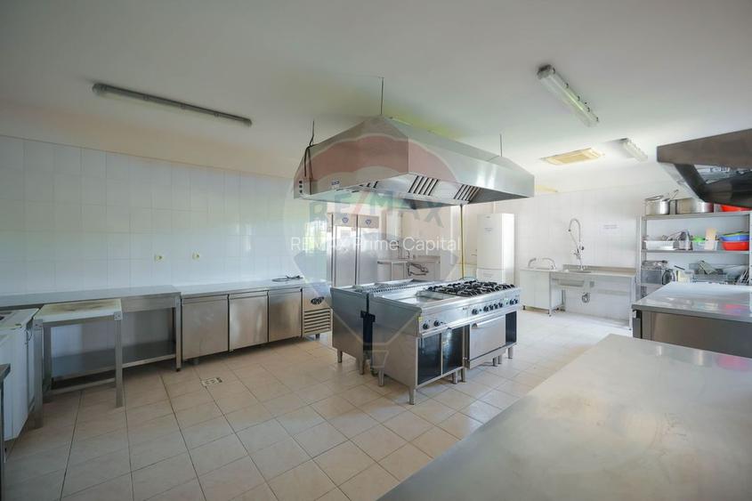 De vânzare pensiune cu restaurant, teren 4.750 mp – Băile 1 Mai - 35