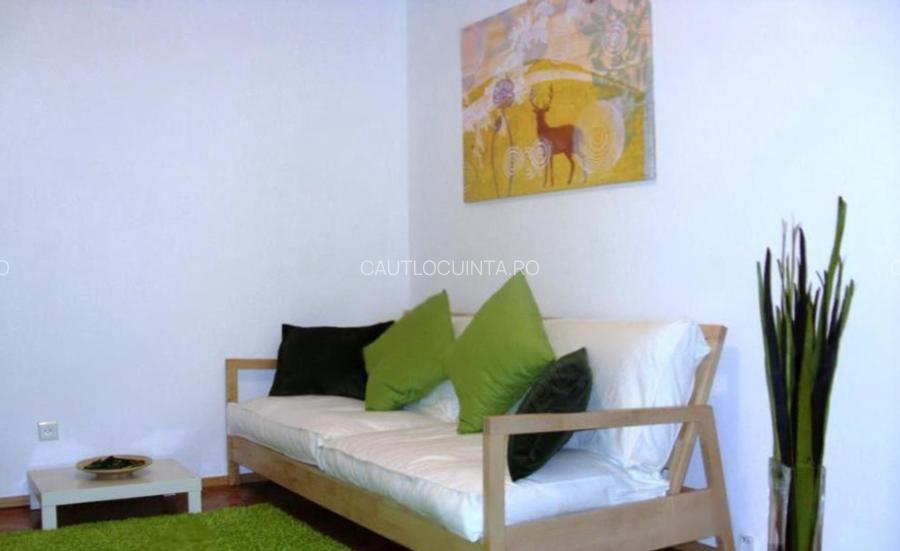 Apartament 3 camere - Ultracentral-Universitate - in bloc construit in anul 1981 - 3