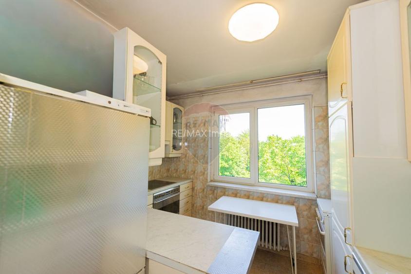 Apartament cu 3 camere de vanzare, 57 mp,  zona Crangasi - 12