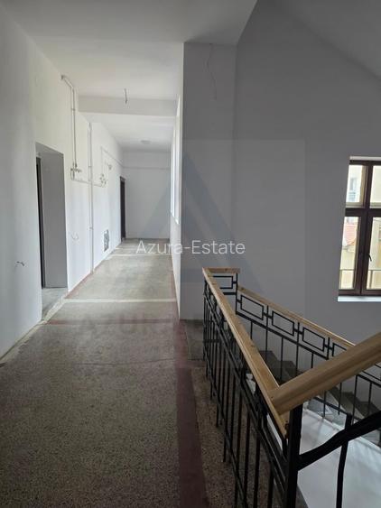 Apartament renovat 3 camere 2 bai 85 mp si pivnita  în zona Central - 2