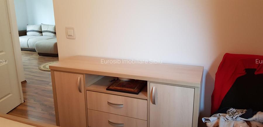 Apartament cu 4 camere situat la etajul 4 din 4 - 10