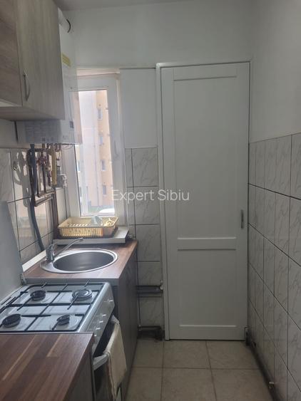 INCHIRIEZ apartament 3 camere – recent renovat – zona Cedonia - 7