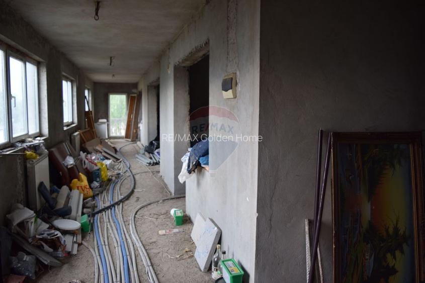 Casă / Vilă cu 8 camere - 23