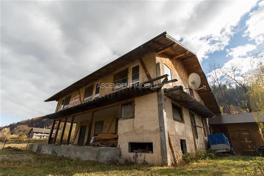 FILM! Constructie rustica tip Casa Verde, cu parau si panorama impresionanta, Mo - 31