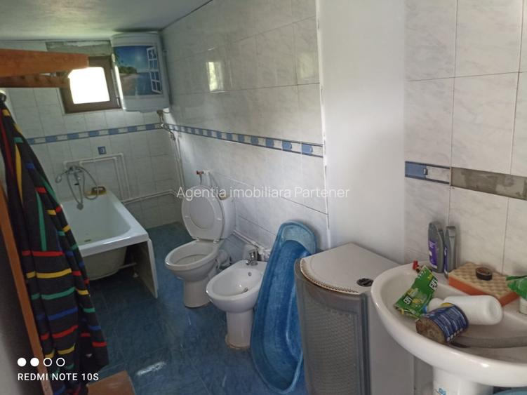 Casa batraneasca 2 camere,  Harsesti, teren 1.865mp - 6