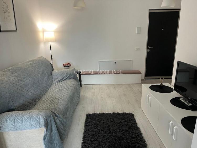 Apartament 2 camere tip studio, lux, parcare inclusă, centrală proprie, etaj 1 - 2