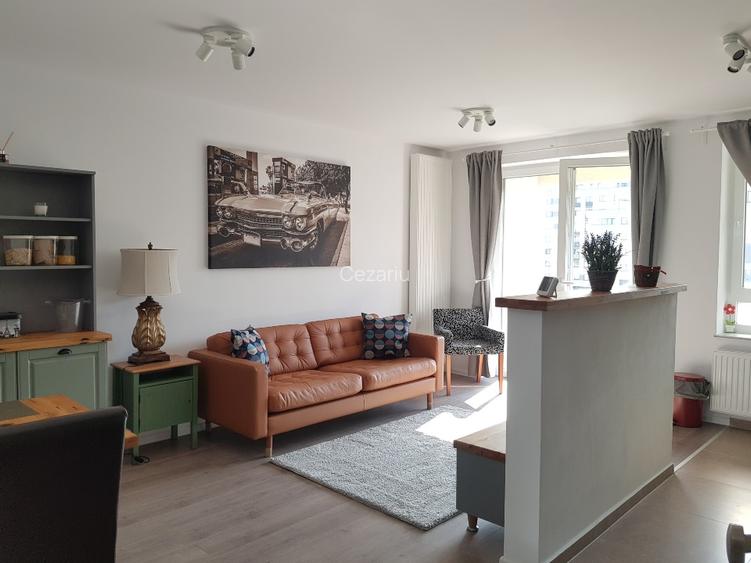 Studio premium pe pietonala Coresi Kasper, mobilat, utilat, parcare si boxa - 3