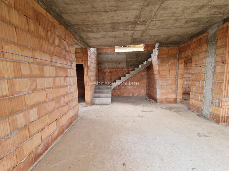 Casa individuala (semicolectiva) 172 mp utili, teren 765 mp Feleacu - 14