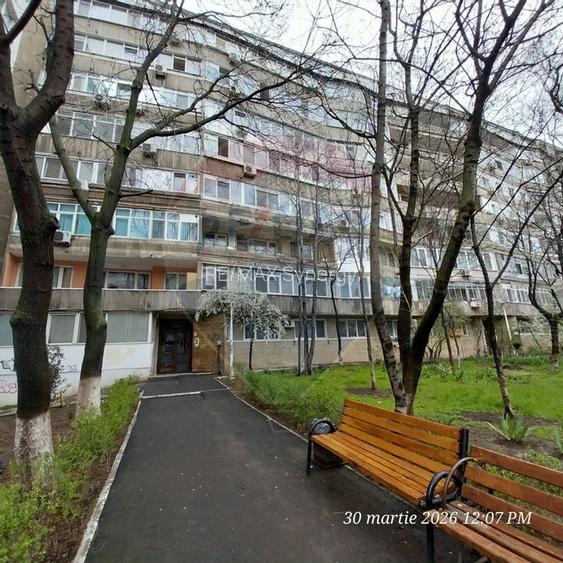 Giulesti - Vanzare apartament 3 camere - Spațios, luminos, balcon mare - 18