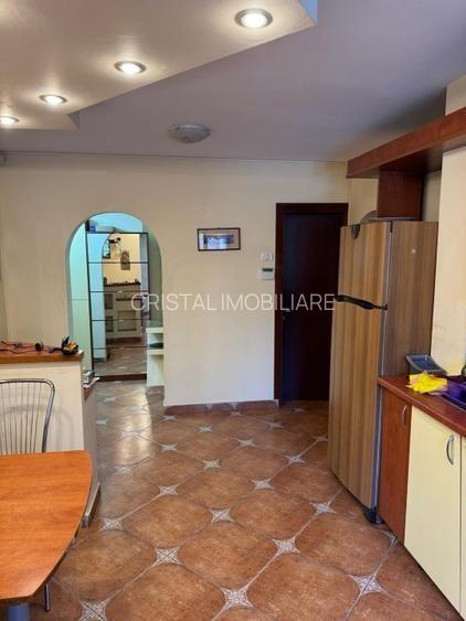 Apartament 3 camere de inchiriat, centrala proprie, Drumul Sarii - 15