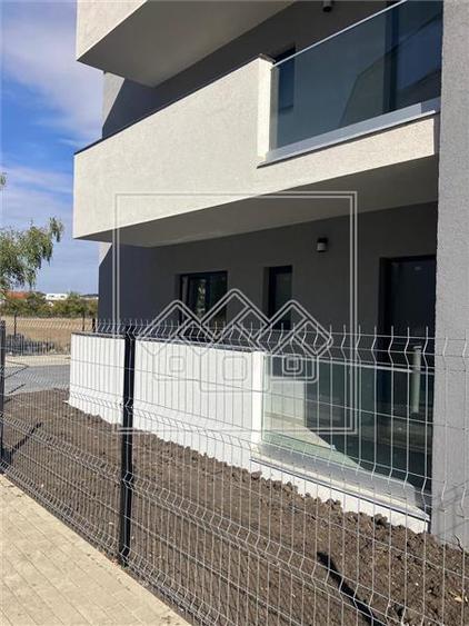 Apartament 2 camere la cheie cu gradina 21mp si parcare - Zona Lacul lui Binder