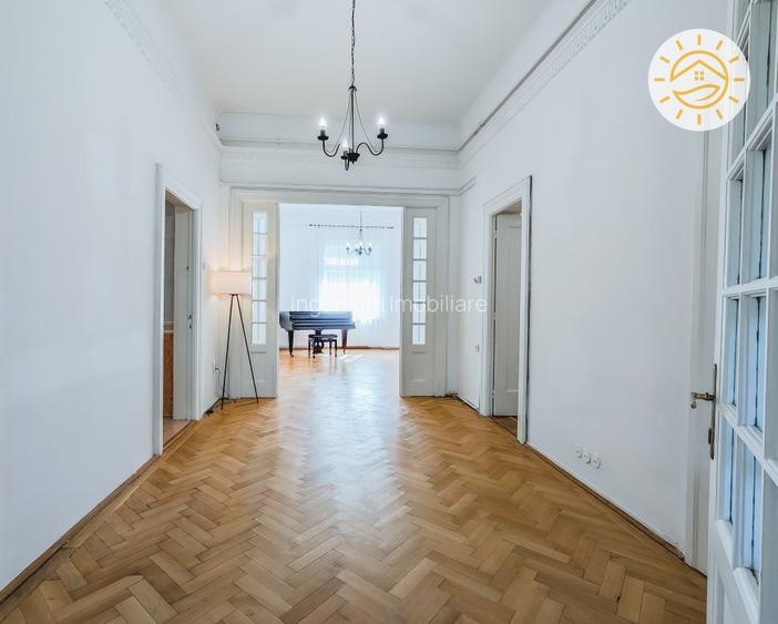 Spațiu generos 5 camere în vilă | Centrul Istoric cu Vedere Tâmpa - 10