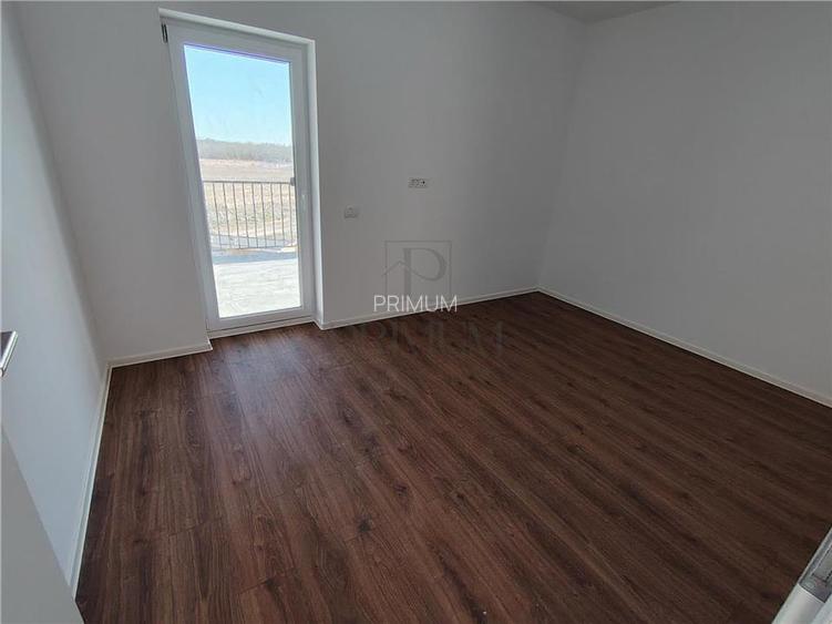 Apartament 2 camere - living 30 mp - camara - balcon - 4