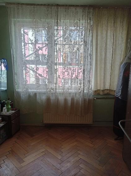 De vânzare apartament cu 2 camere,etaj.3 - 4