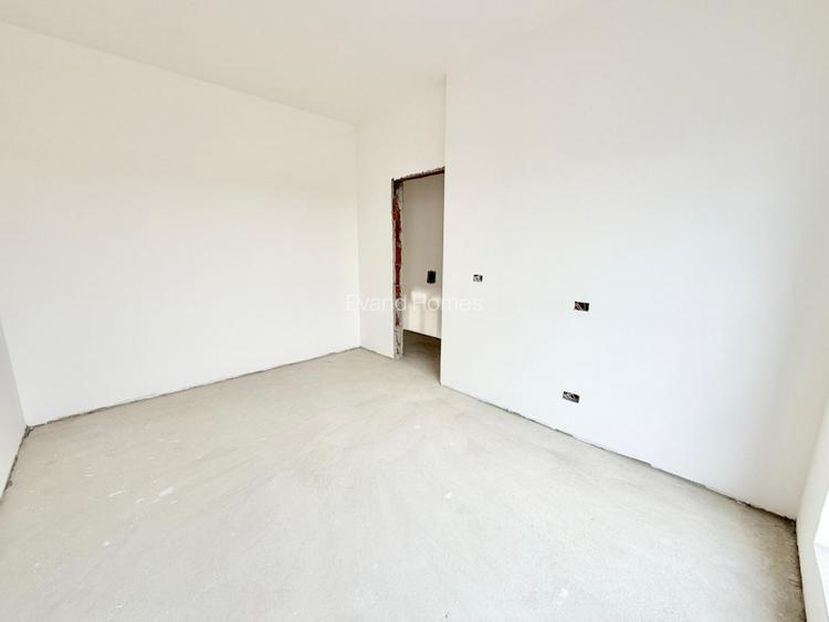 Duplex Mosnita 4 camere -3 bai- 110 mp-toate utilitatile + Asfalt - 18