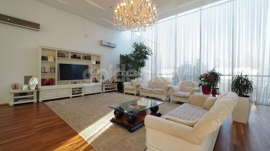 Vilă impresionantă pe un singur nivel | piscina | 2 garaje - 3