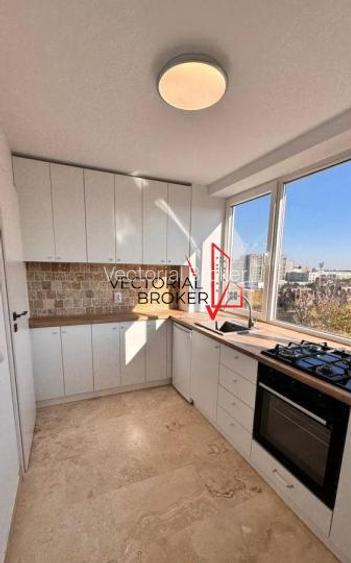 3 camere decomandat, revovat integral  Bld.Ferdinand - 3