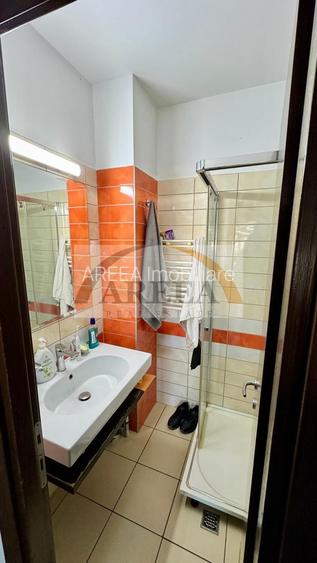 De vanzare - 3 camere decomandat etaj 4 - Splaiul Unirii - 11