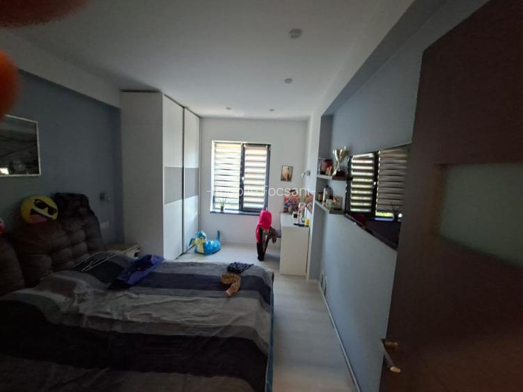 Apartament premium cu 3 camere - curte privata - 89mp - 9
