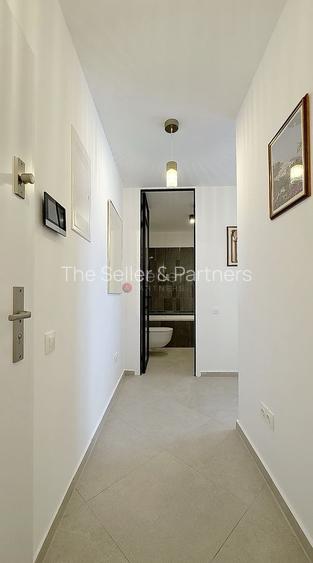 Disponibila din 25 martie - 10