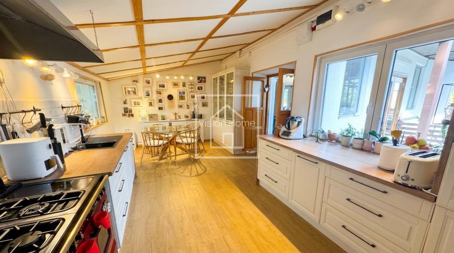 Vila exclusivista cu piscina interioara si 4362 mp curte in Sibiel - 14