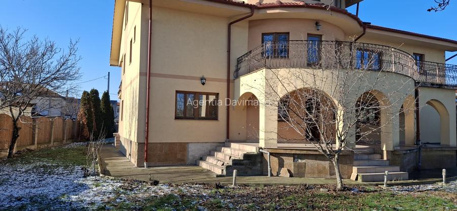 Vila D+P+E  ,  Suprefata construita desfasurata=657mp + teren, S=1076 MP. - 2