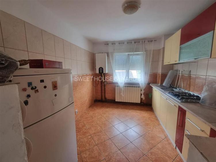 Apartament cu trei camere zona centrala - 4