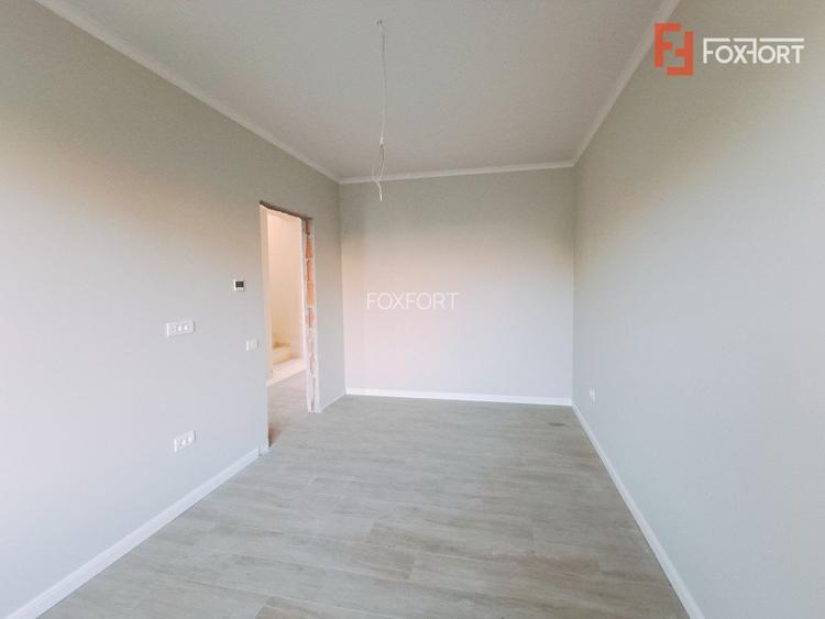Duplex de vanzare cu 5 camere si teren de 270 mp - Mosnita Noua  - 5