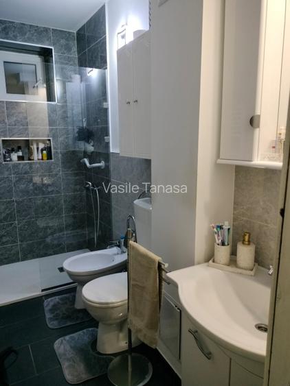 Apartament 2camere, et 1, decomandat  - 2