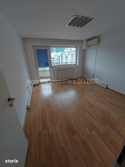 Spatiu 4 camere decomandat - 6