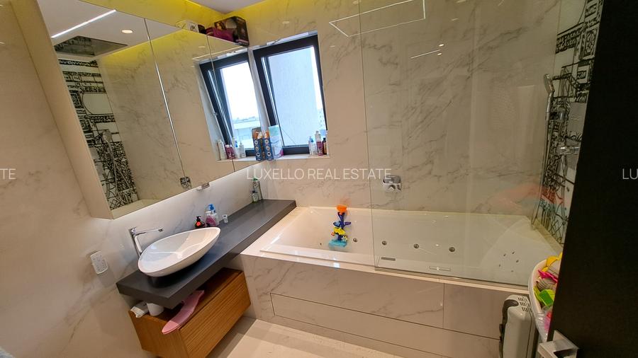 APARTAMENT 4 CAMERE CU SCARA INTERIOARA TIP LOFT -ULTRA LUX - 32