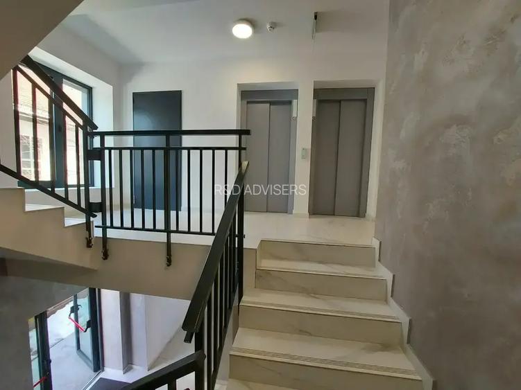 Apartament 3 camere nou lux/ 13 Septembrie /parcare inclusa/Comision 0 - 9