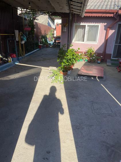 Casa cu 3 camere, garaj si curte spatioasa – zona Giulesti  - 17