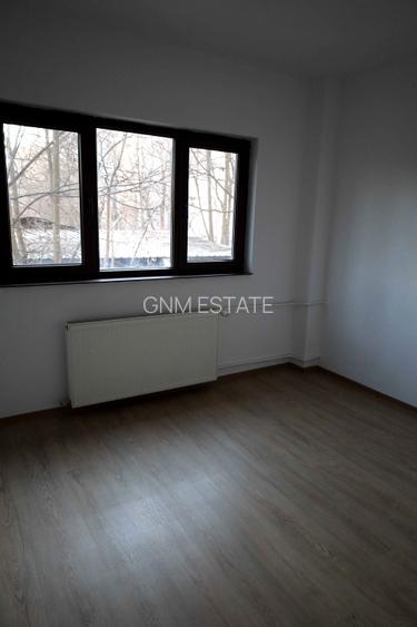 2 Camere Et.1/10 Decomandat An constructie 1980 Metrou Gorjului - 3