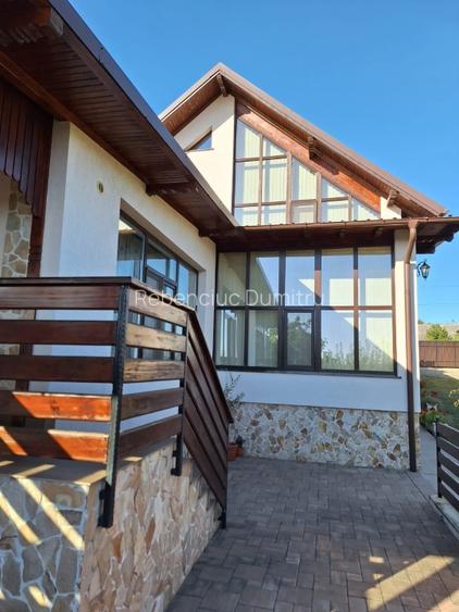 Vand casa spatioasa cu livada si teren generos (7200 mp) in Catamaresti-Deal - 2