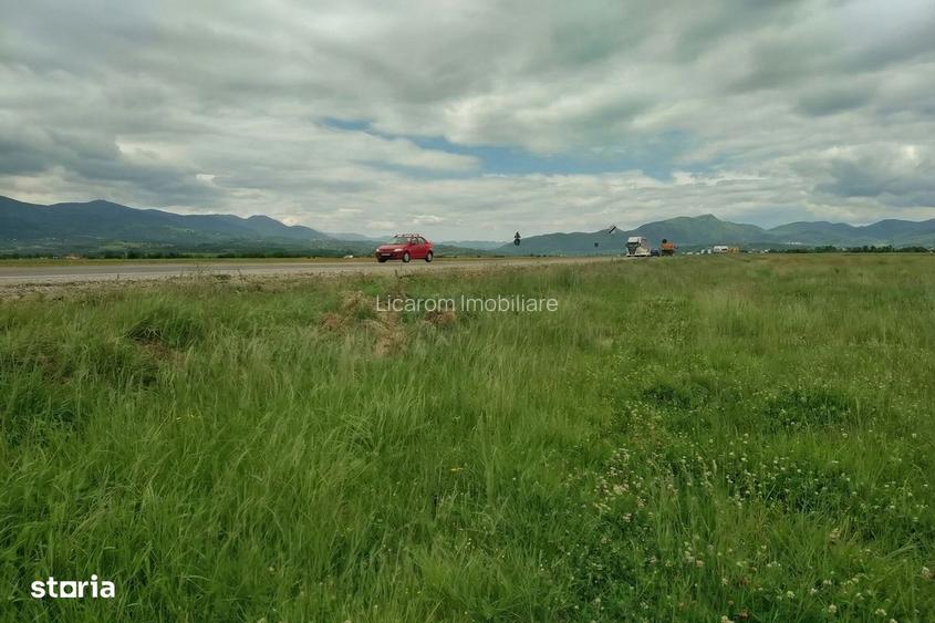 Agentia propune spre vanzare 4.8 Ha între Râșnov și Bran  F.S.la DN73 - 3